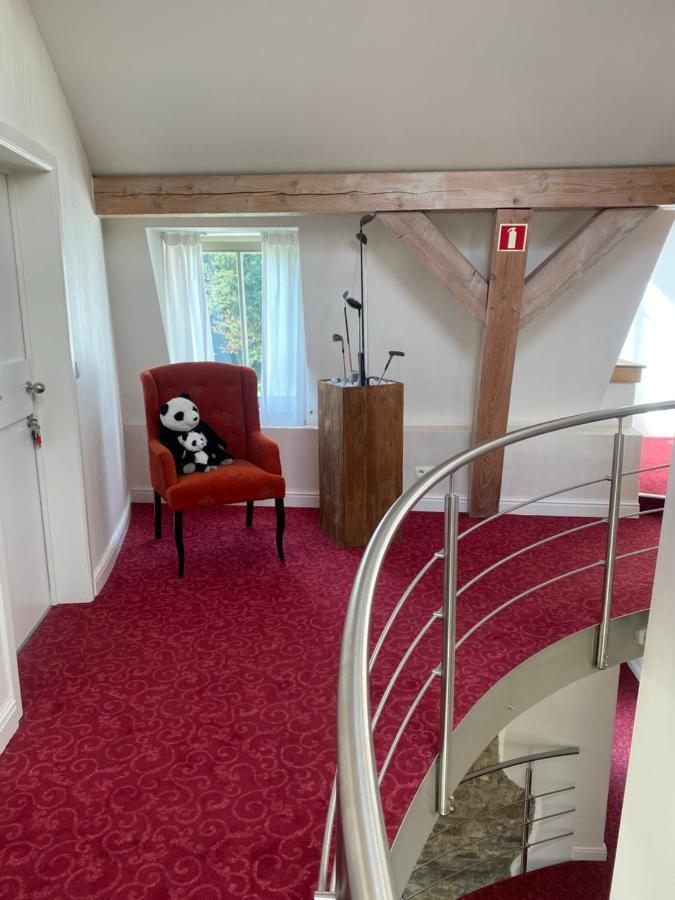 La Chambre Du Chateau De Bernalmont Liège Dış mekan fotoğraf